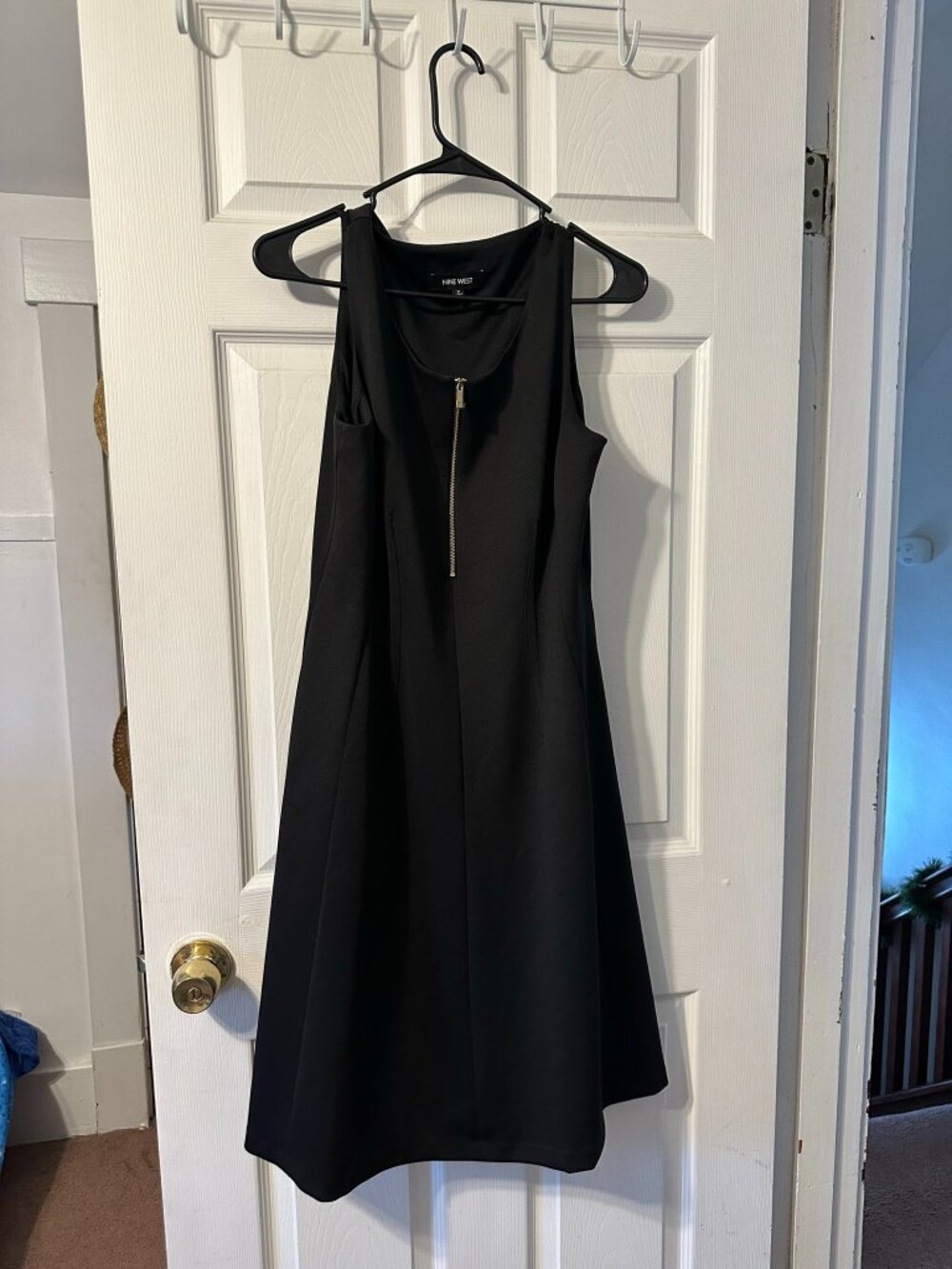 Black Nine West "Scuba" Knee Length A-line Sleeveless Dress. Size 10.